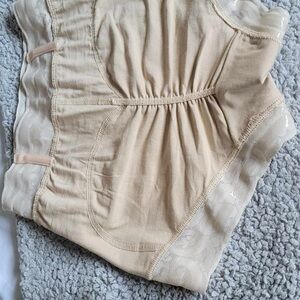 Beige Lace Trim Top FAJA CACHETERO LEVANTA GLÚTEO